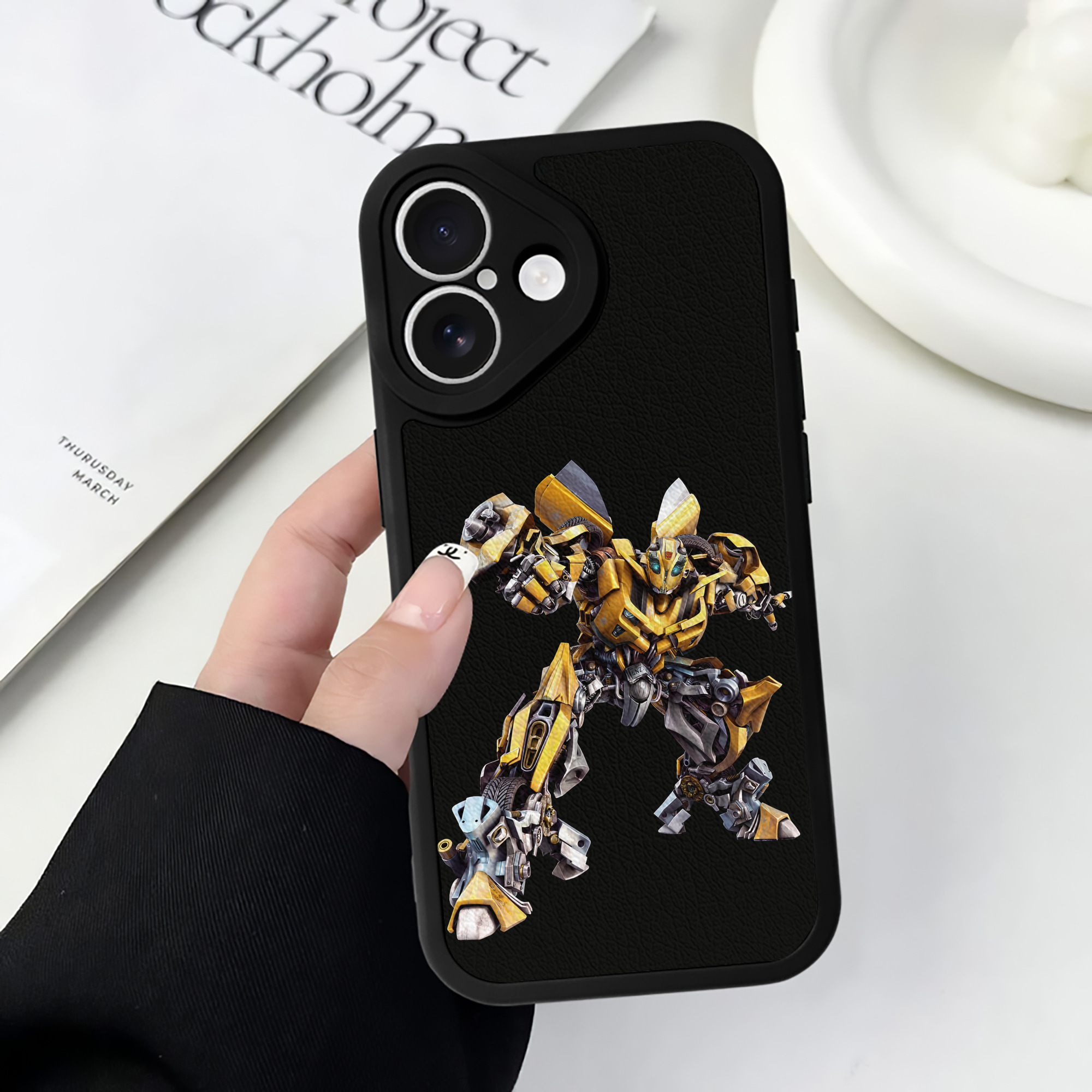 （画像用） Transformers トランスフォーマー 【iPhone 16シリーズ対応】シリコンスマホケース（レザー調） 材質：シリコン